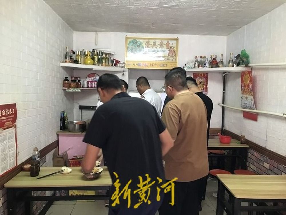 山西“阴阳价”刀削面馆店主袒露心声:是收错钱了,也不存在“矿工特价”