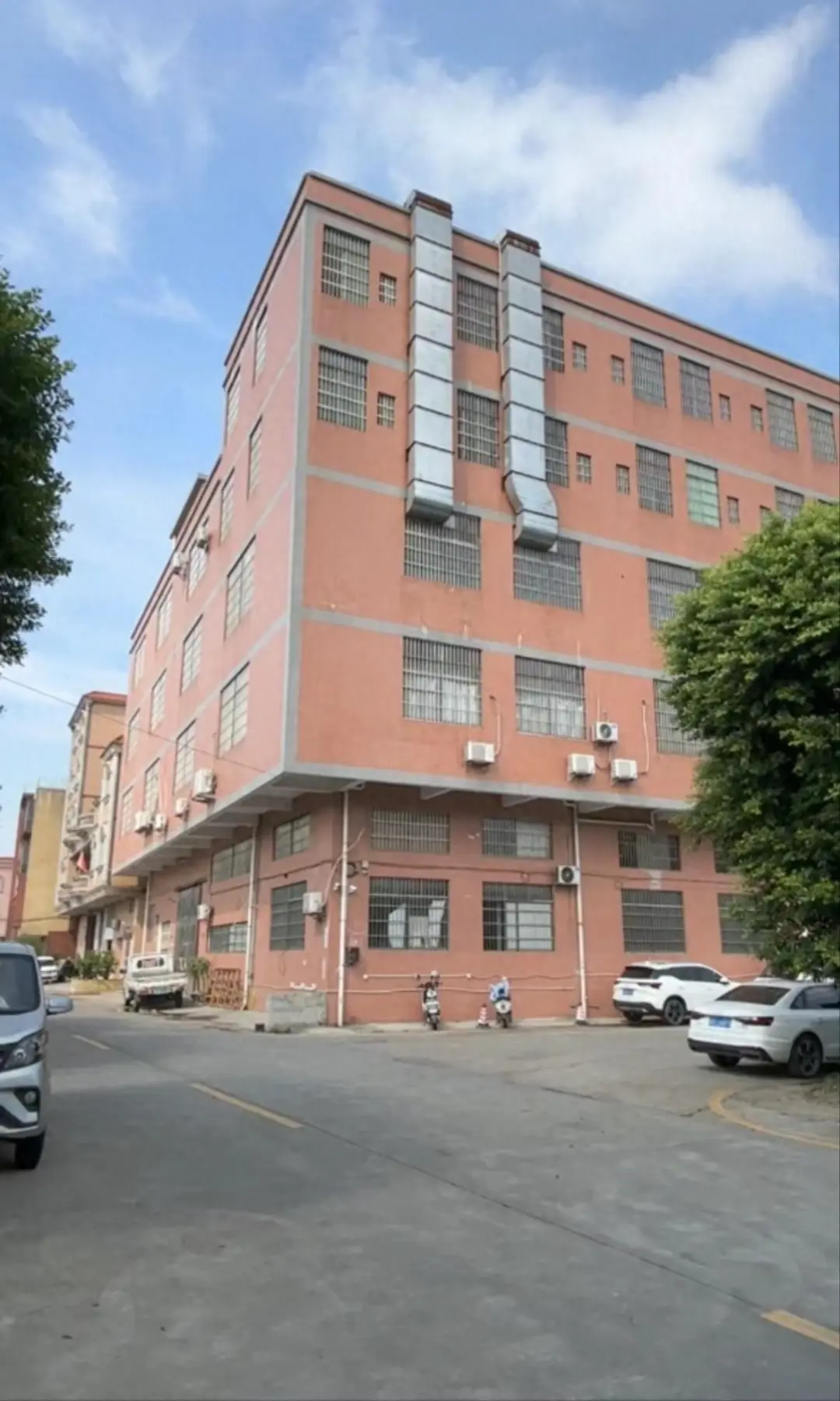 实探“美诚月饼”生产厂,保安称放假无人上班