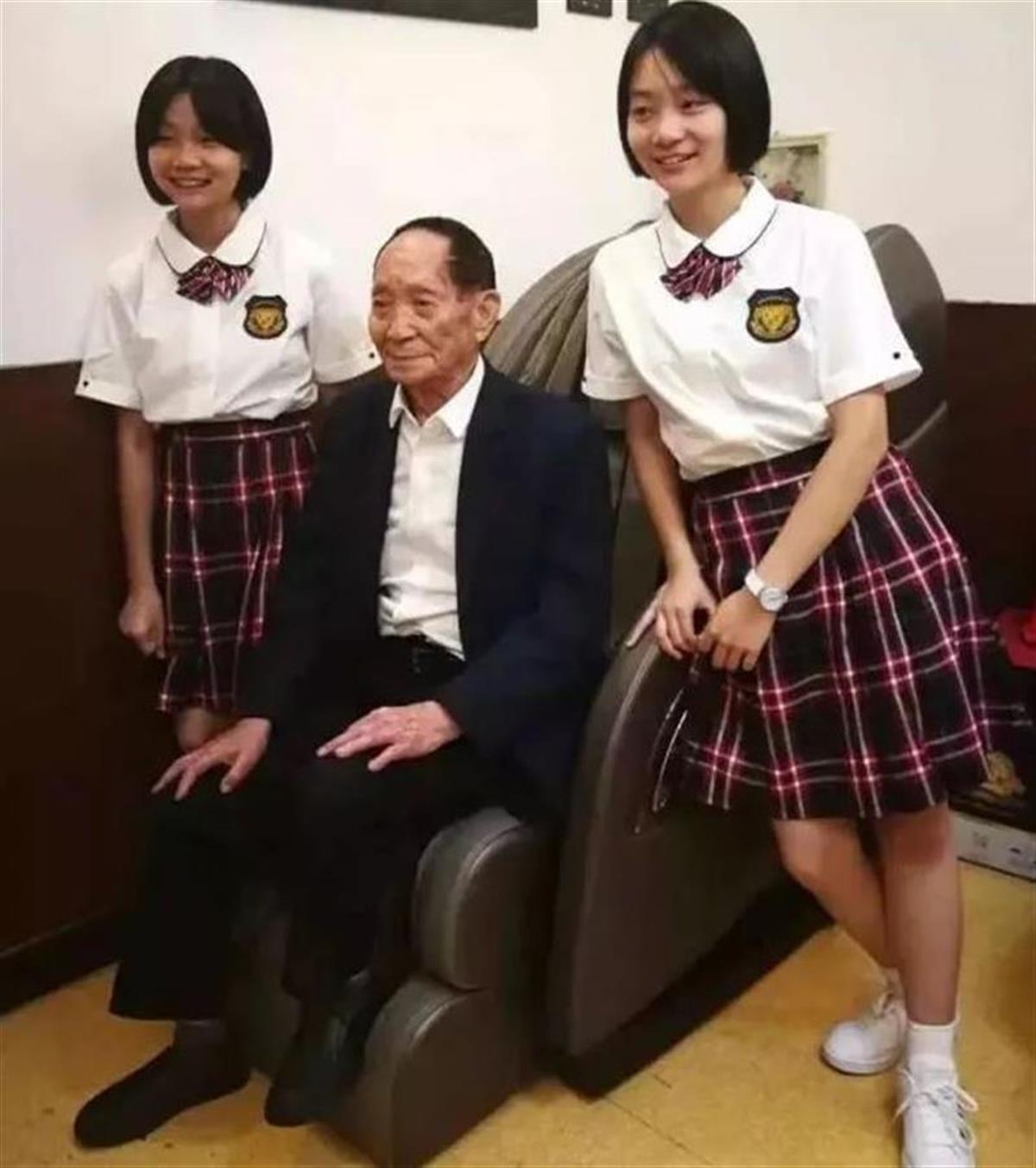 袁隆平孙女入读中国农大上热搜,另外两个孙女也很优秀,三姐妹的名字都是爷爷取的