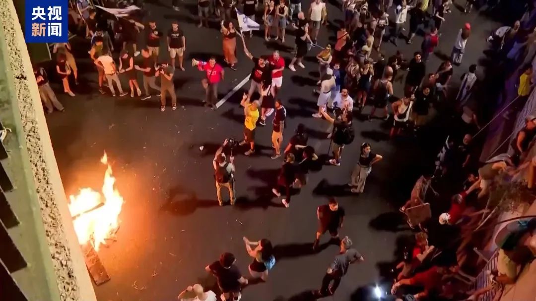 以军发现6名被扣押人员遗体，以色列爆发大规模抗议，最大城市机场暂停所有航班！最大工会组织呼吁全面罢工