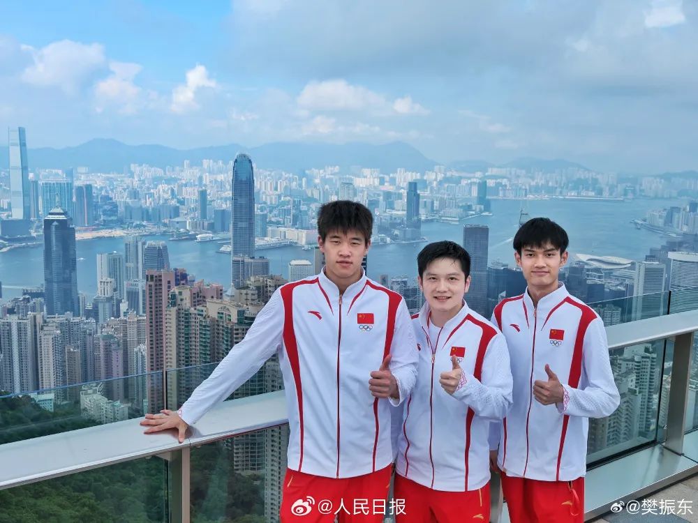 霍启刚发文晒与郭晶晶旧照：20年前国家队访港之行，改写了我的一生