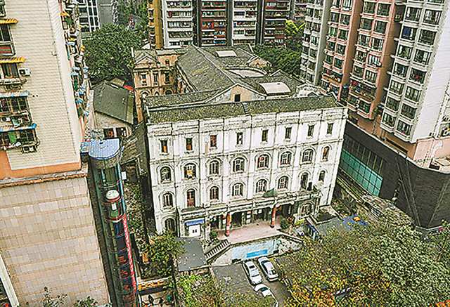 没有硝烟的战场上，他们与敌人展开殊死较量
