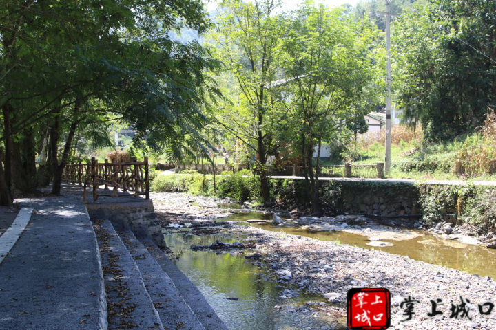 城口：山乡河鱼添美景 水美乡村促振兴