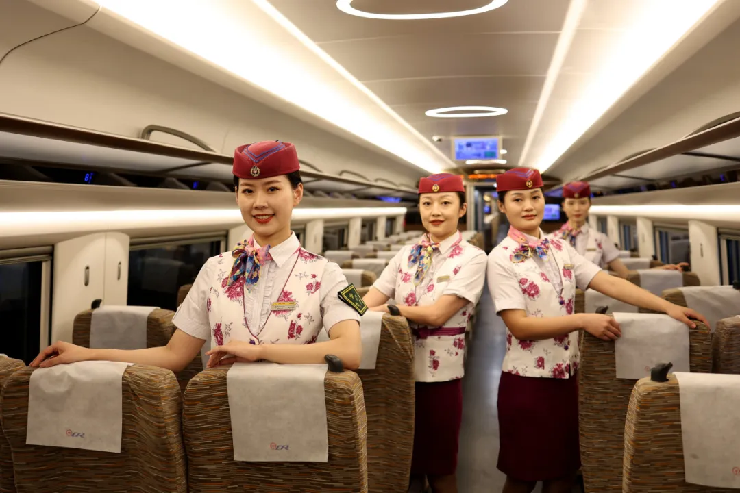 高铁开通倒计时!新车站、乘务组亮相!