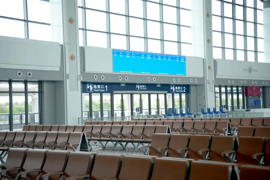 高铁开通倒计时!新车站、乘务组亮相!