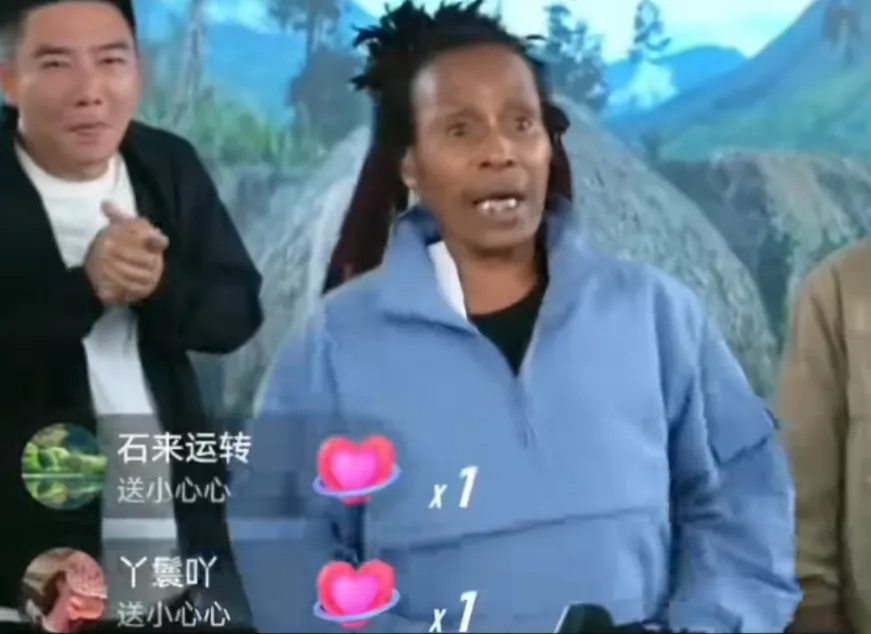 400万人围观部落“野人”直播间带货,一句话没说卖出近250万元