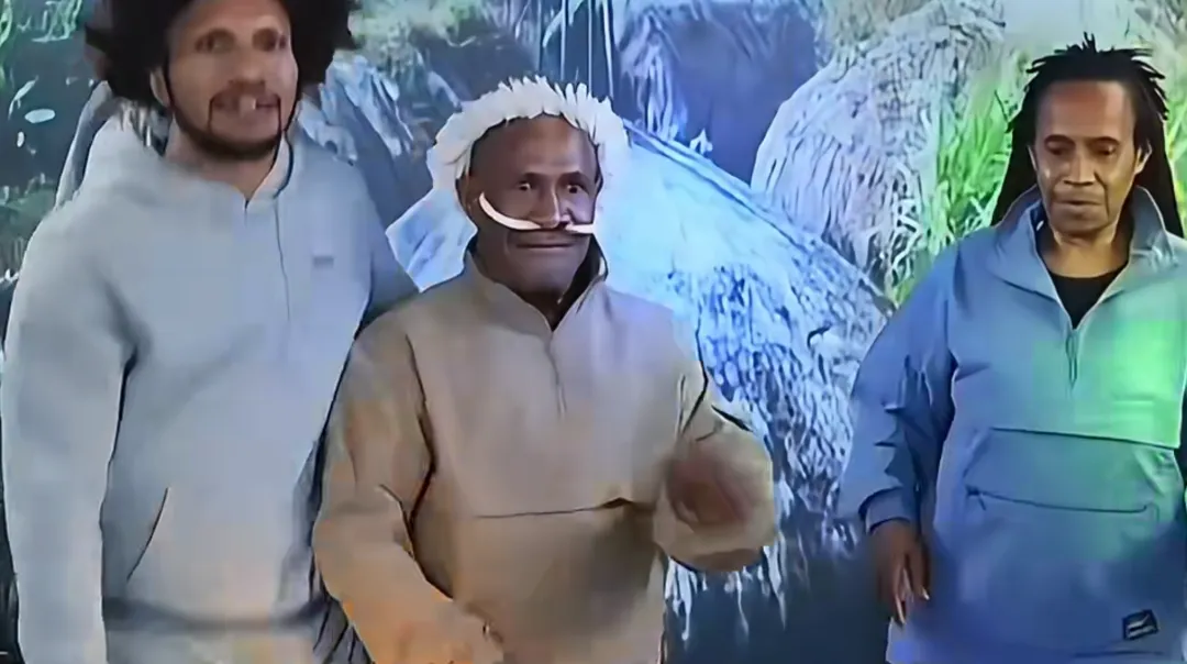 400万人围观部落“野人”直播间带货,一句话没说卖出近250万元