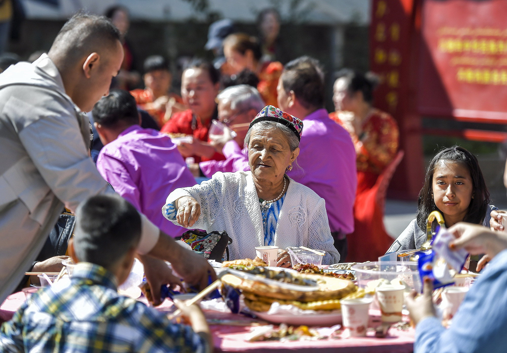 一习话丨“五十六个民族就是相亲相爱的一家人”