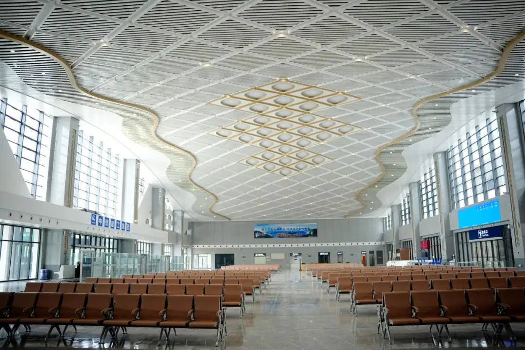 高铁开通倒计时!新车站、乘务组亮相!