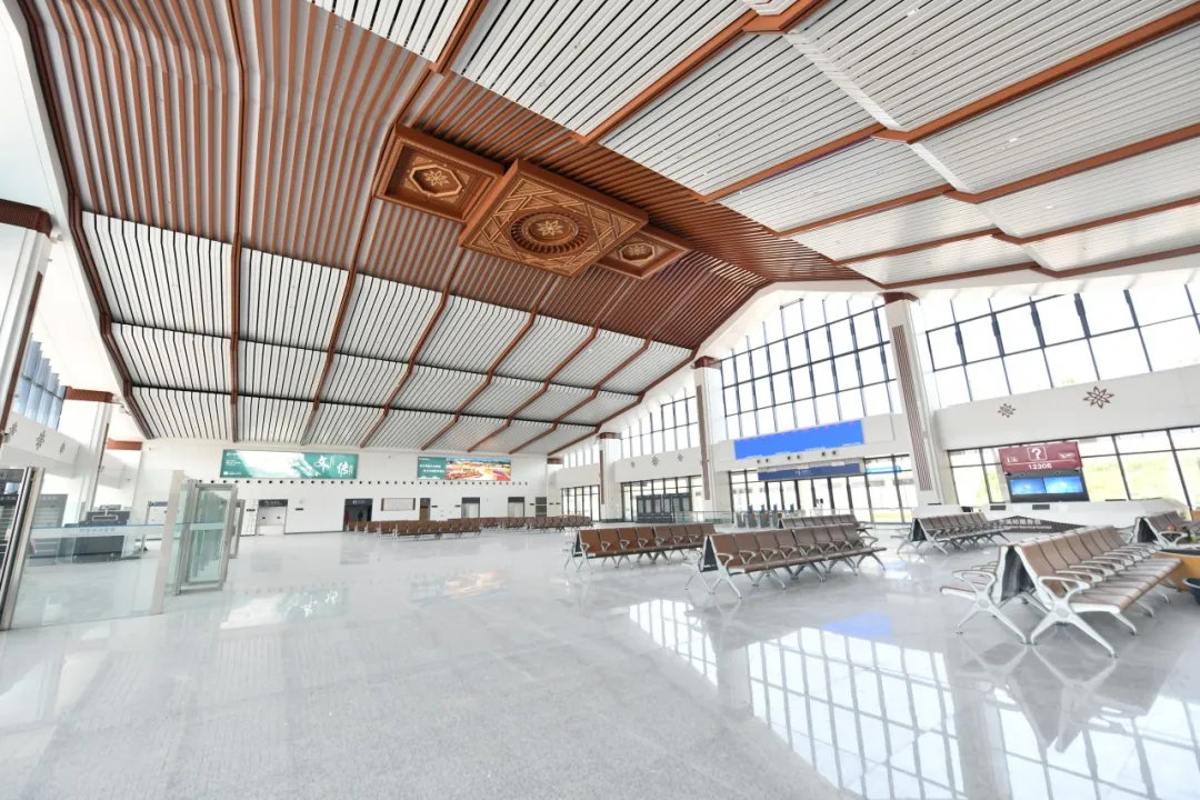 高铁开通倒计时!新车站、乘务组亮相!