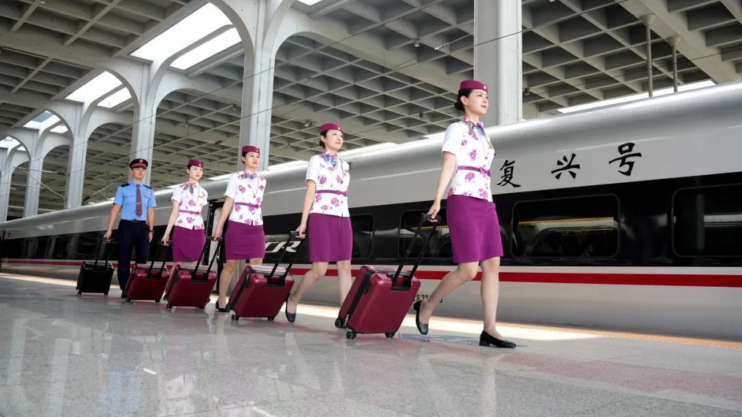 高铁开通倒计时!新车站、乘务组亮相!