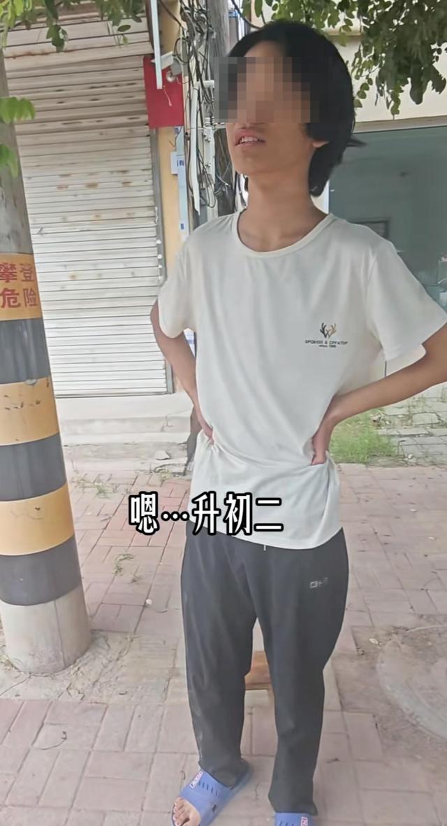 聊城13岁男孩路边卖玉米引关注:成绩名列前茅,母亲患强直性脊柱炎