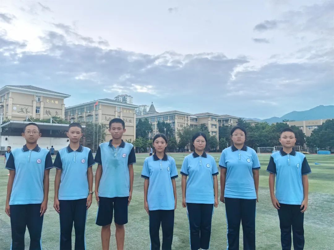 厦门一学生心脏骤停,7名同学“教科书式”急救