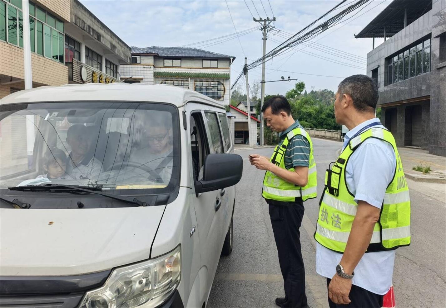 铜梁区大庙镇开展道路交通安全执法大检查