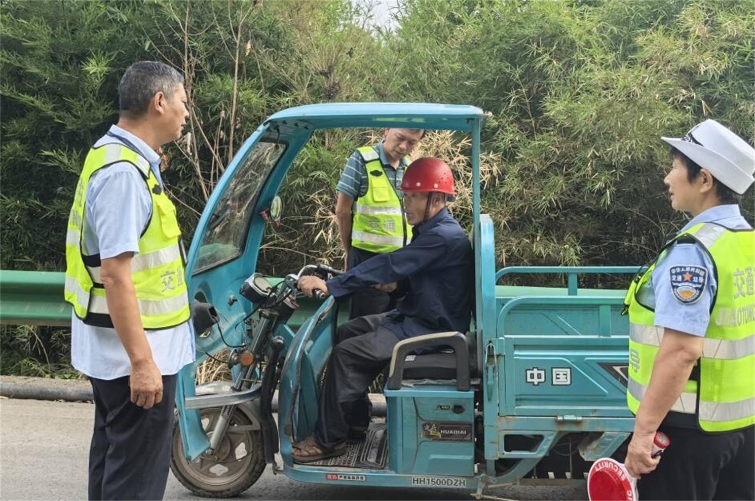 铜梁区大庙镇开展道路交通安全执法大检查