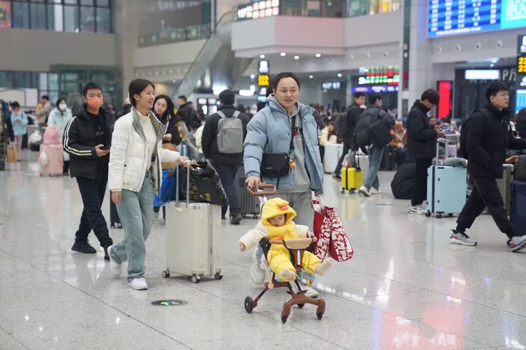 部分旅客。重慶火車站供圖