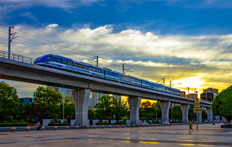 快軌璧銅線試車。銅梁區(qū)委宣傳部供圖