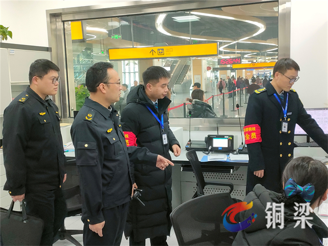 铜梁区市场监管局开展壁铜线特种设备安全检查。铜梁区融媒体中心供图