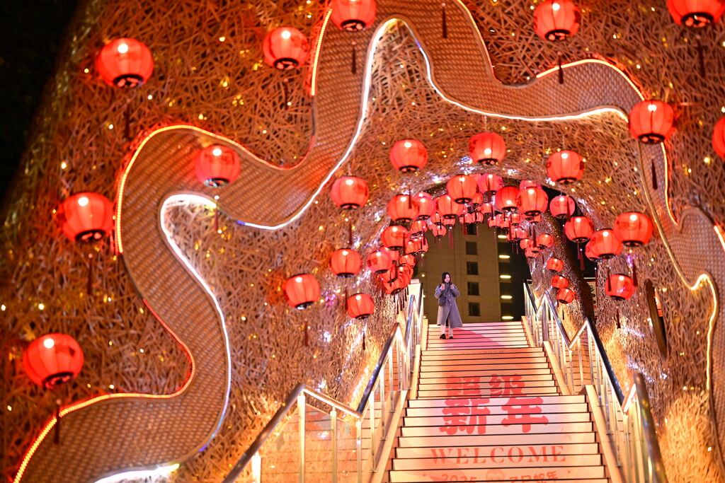 The “Lantern Tunnel” in the Chongqing Open Port Relics Park (Photographed by Guo Xu)