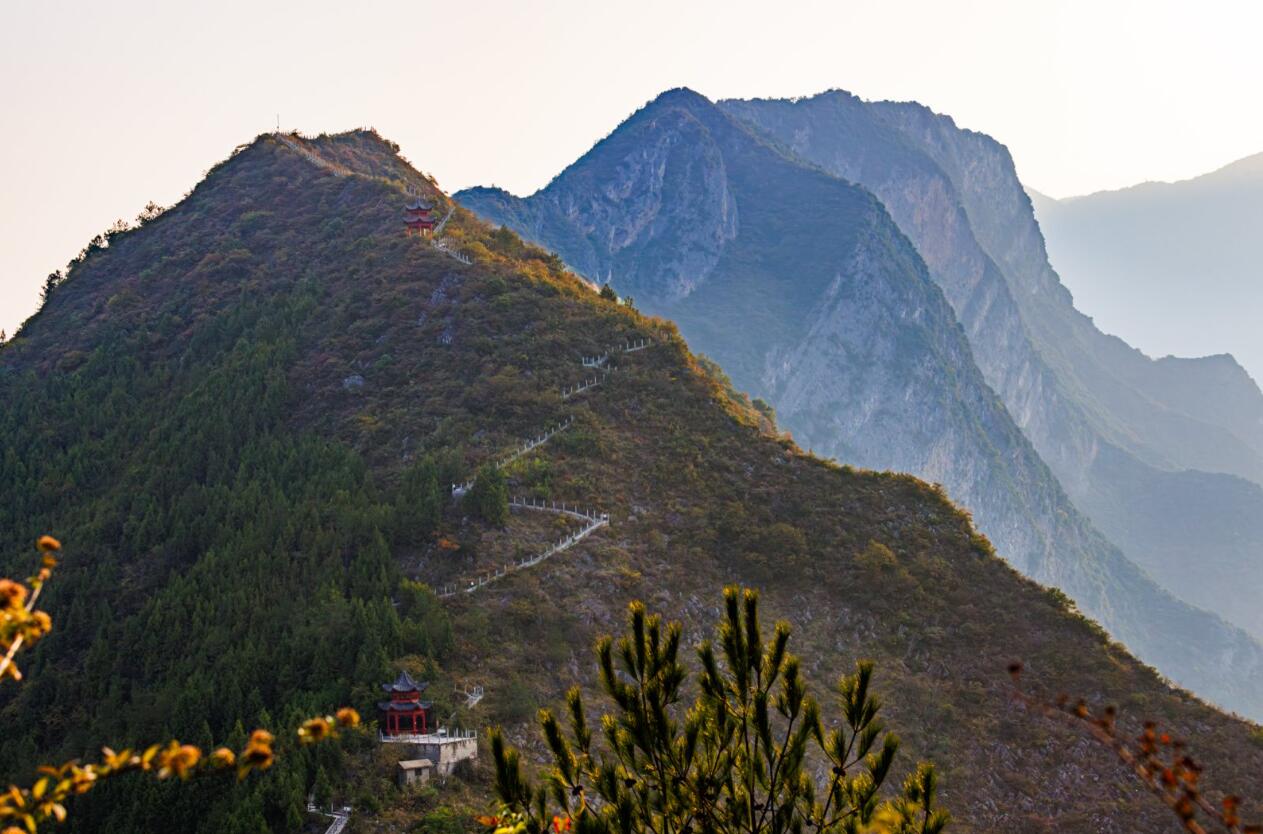 “二月二龙抬头”登顶三峡龙脊。巫山文旅集团供图