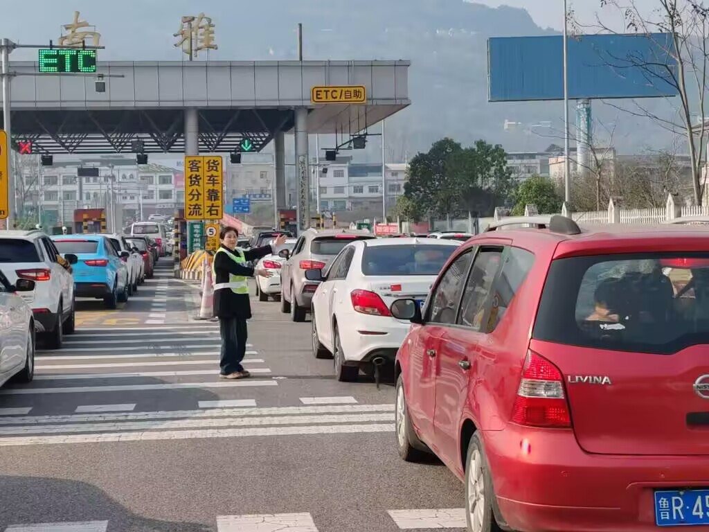 春运期间，重庆高速路网日均车流量144