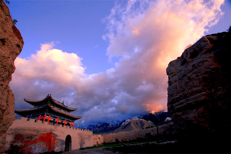 巴里坤古城德胜门。巴里坤哈萨克自治县委宣传部供图