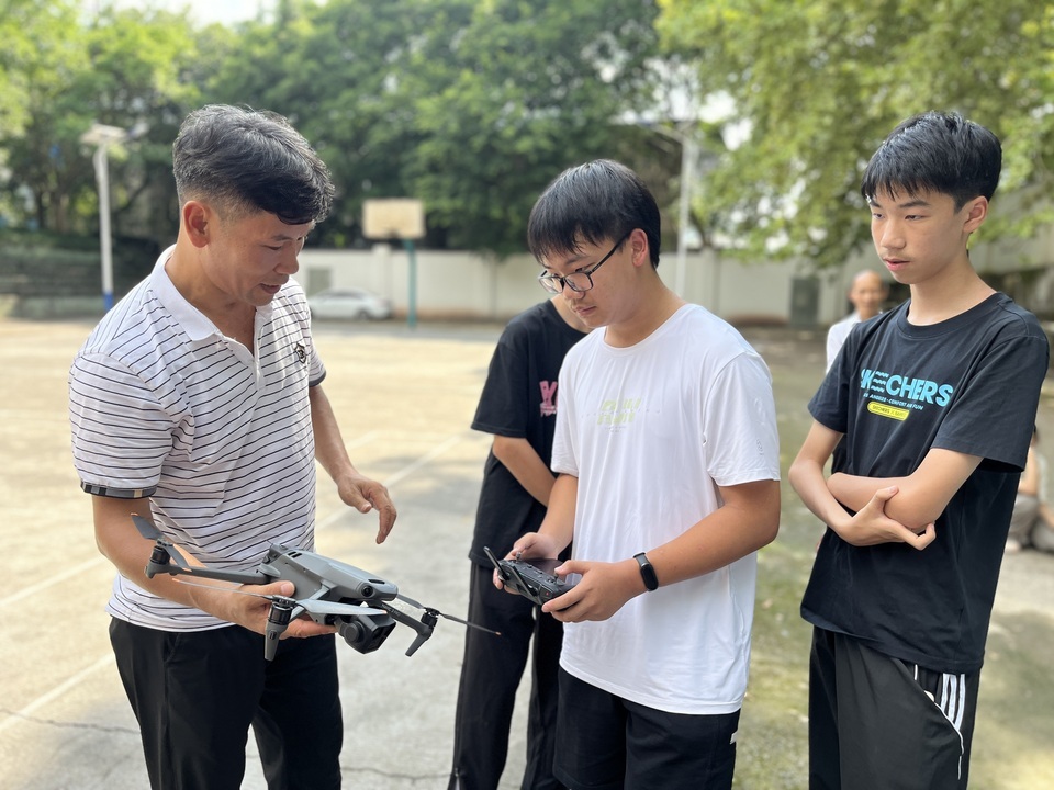 水土街道九龙社区暑期课堂开班
