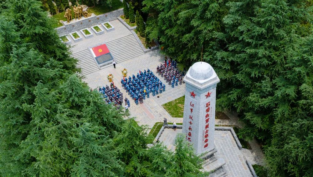 石壕红军烈士墓