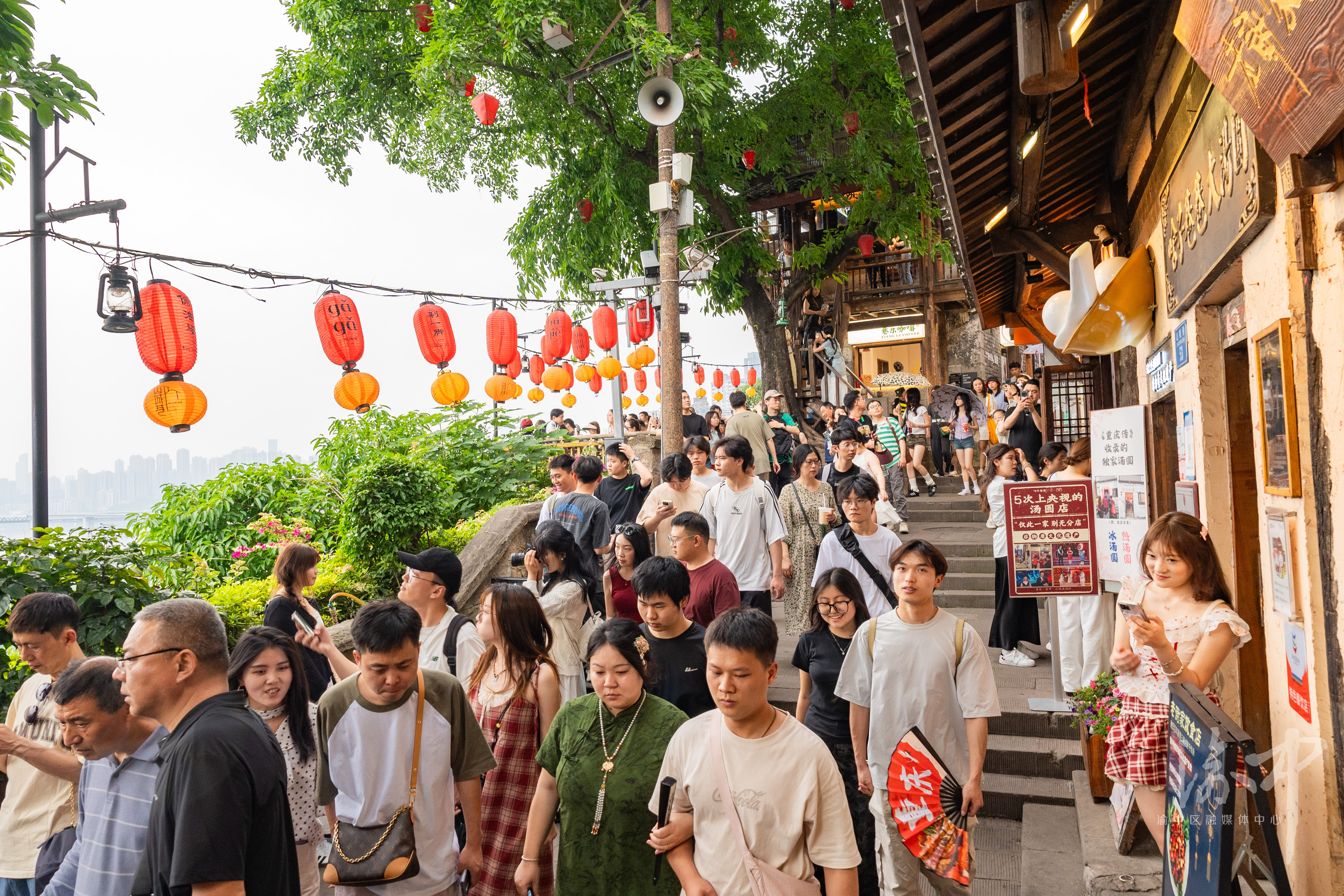 山城巷旅游热。1