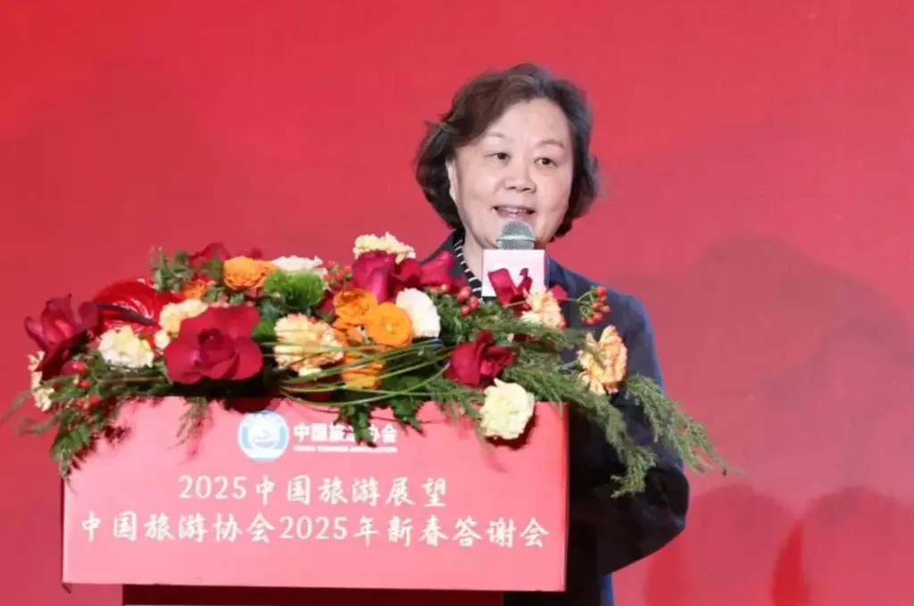 中国旅游协会副会长，原国家旅游局副局长、党组成员杜一力