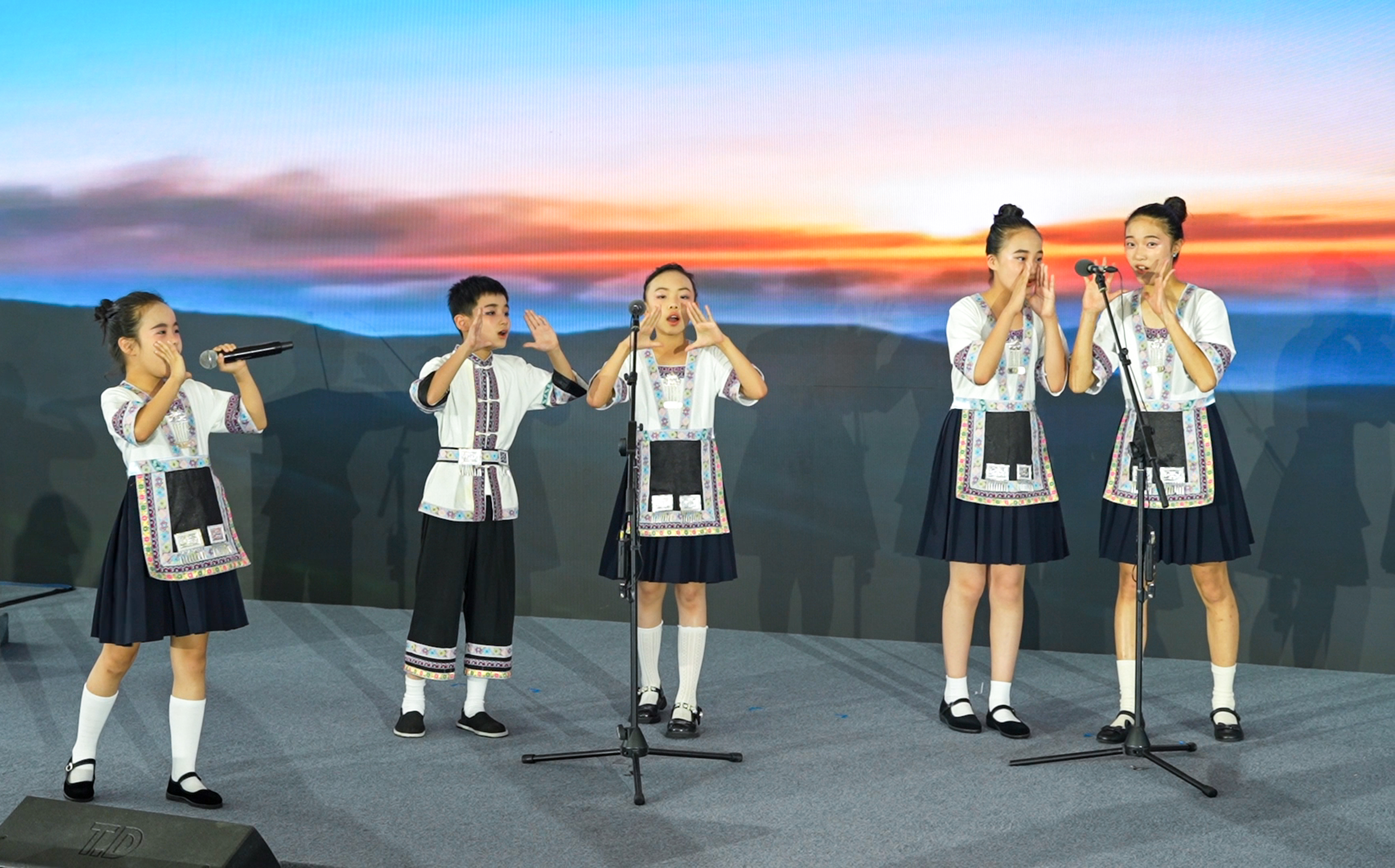 表演