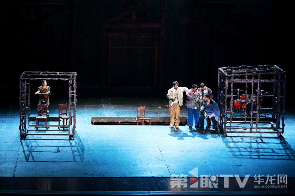 话剧《生命册》参与角逐文华奖。第1眼TV-华龙网记者 罗盛杰 摄