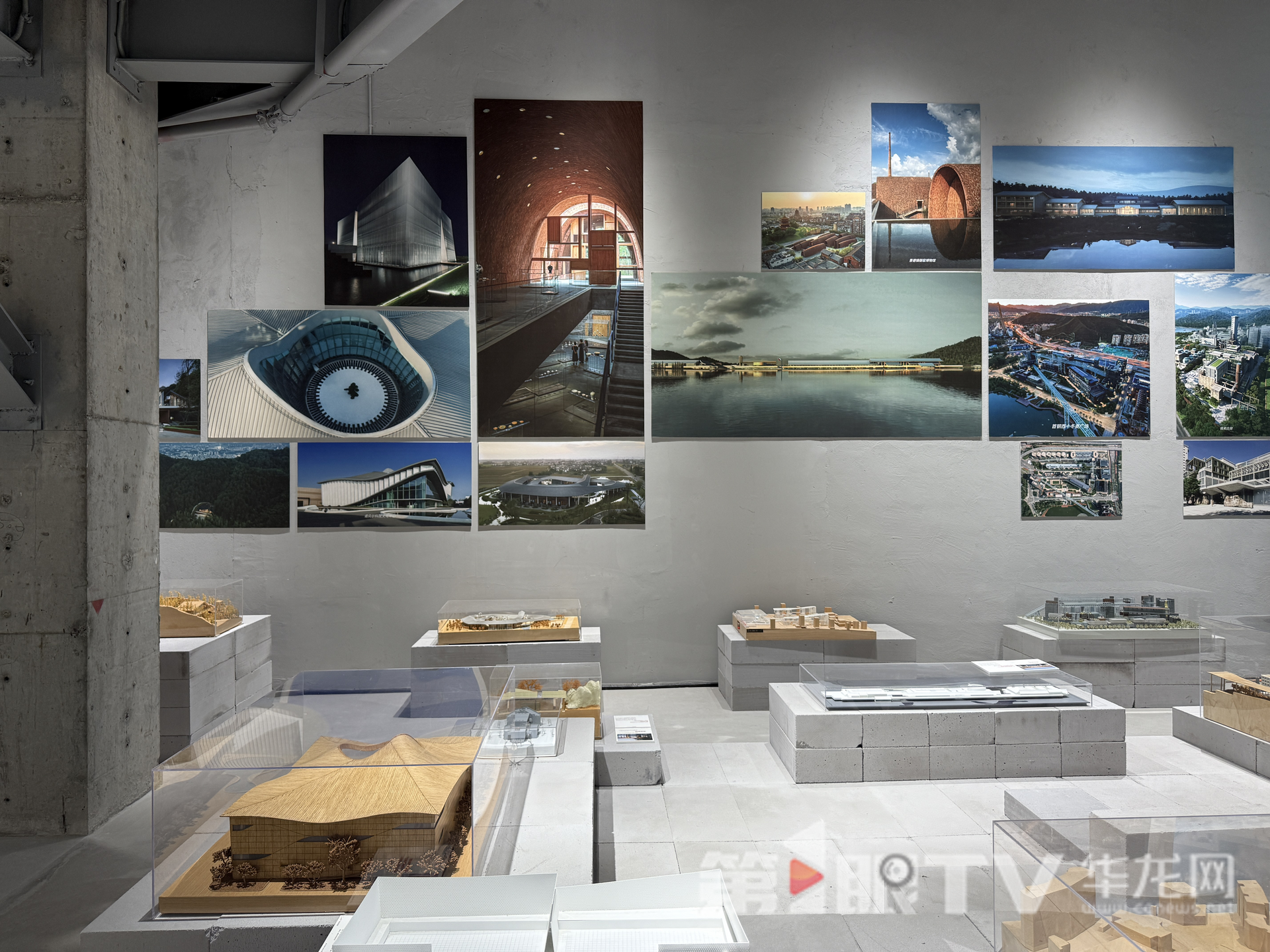 博物馆开幕展现场。第1眼TV-华龙网记者吴礼霜 摄