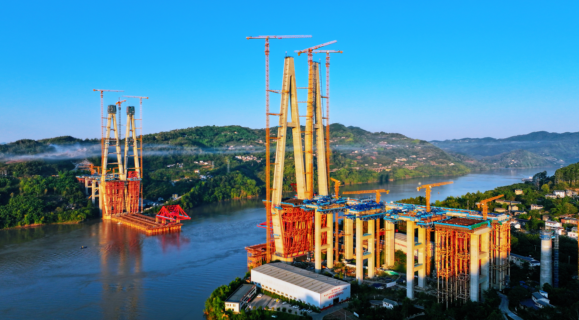 建设中的石沱长江大桥。受访者供图