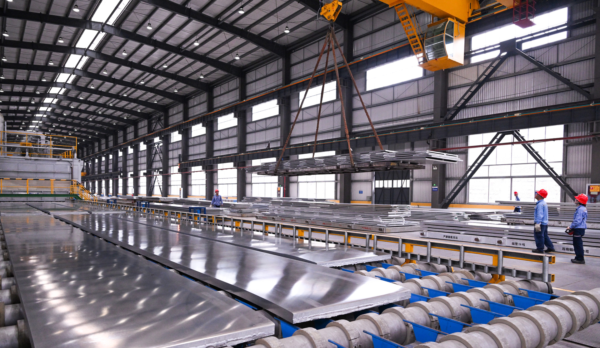 西南铝生产的铝合金厚板。企业供图