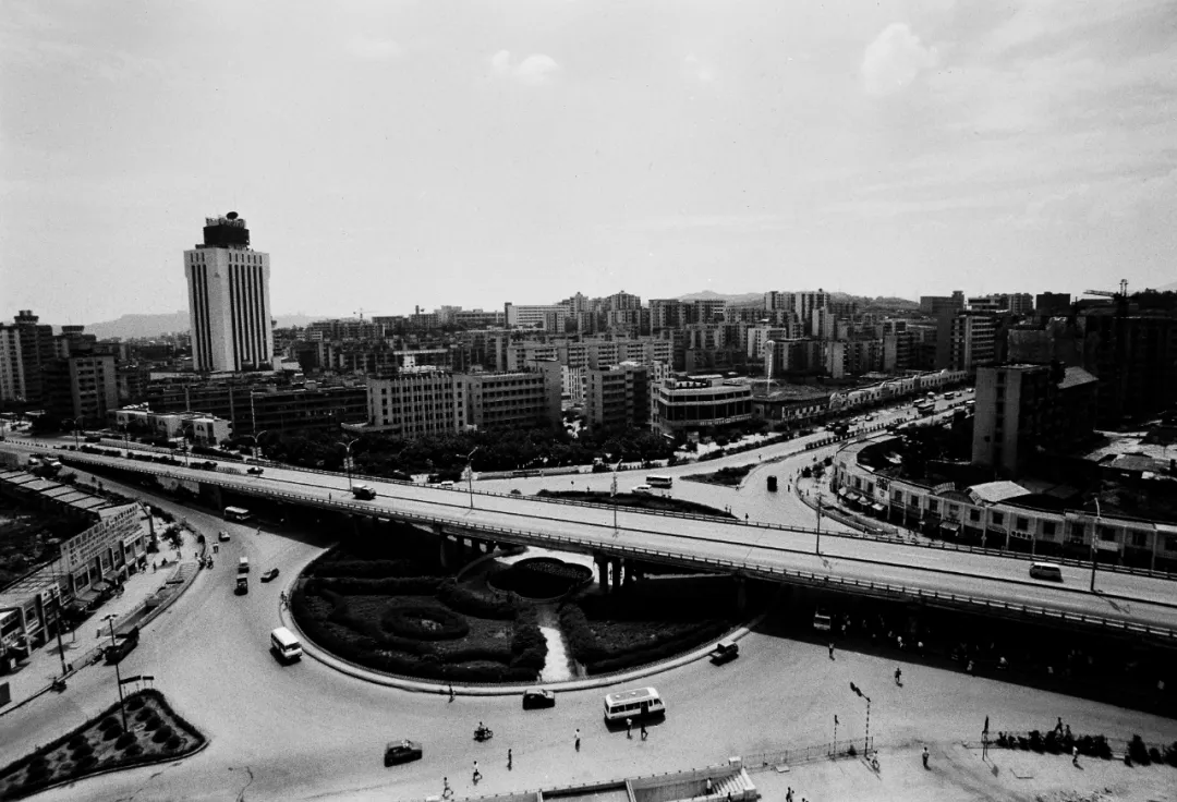 90年代的红旗河沟。受访单位供图