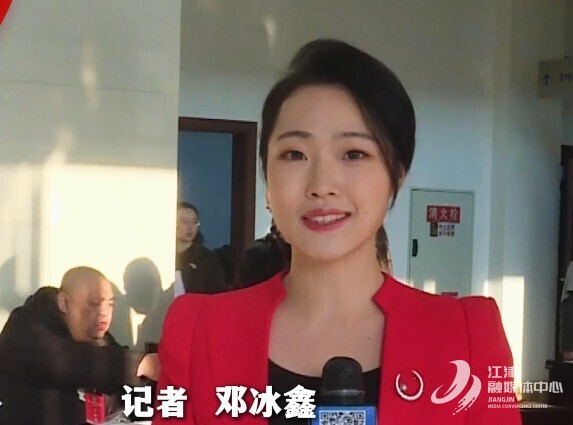 政协委员向大会报到反映民意 共商发展