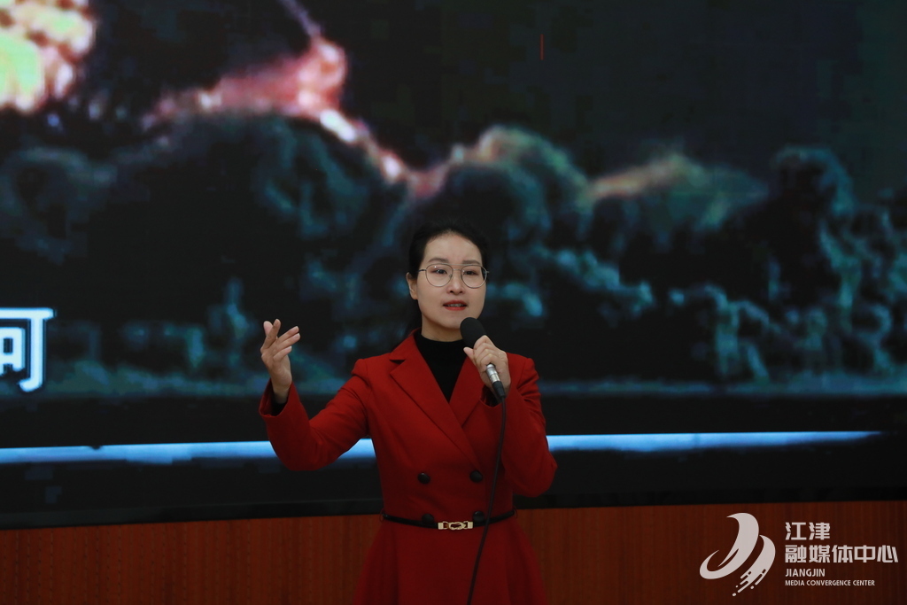 图为聂荣臻元帅陈列馆宣讲团成员正在演唱《聂帅的故事》