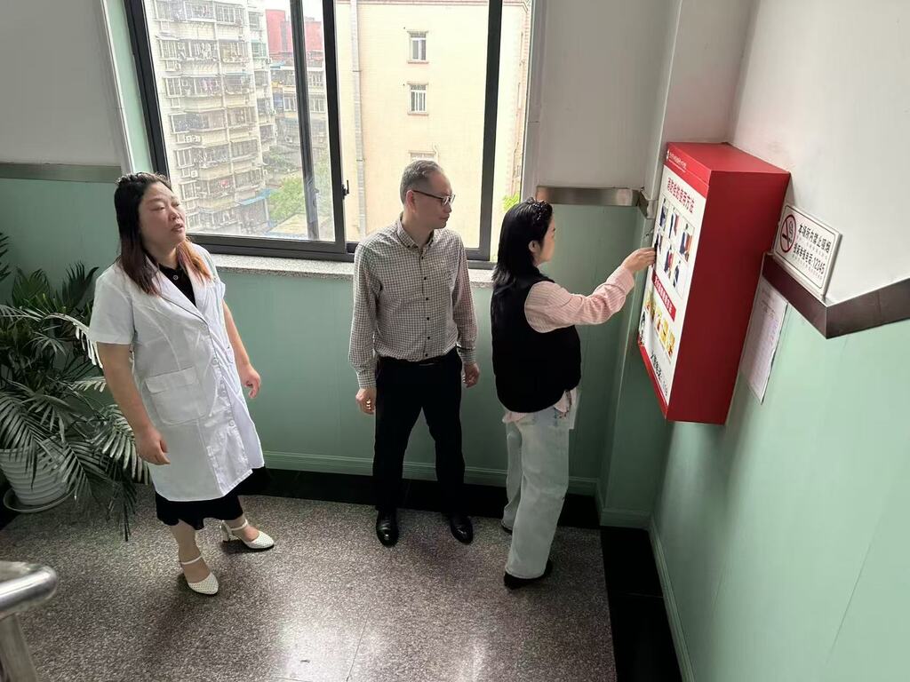 检查消防箱
