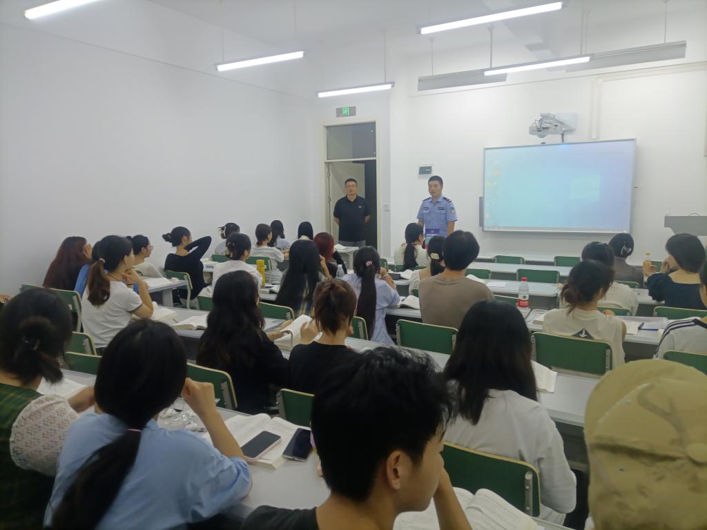 6月双福派出所向群众报告