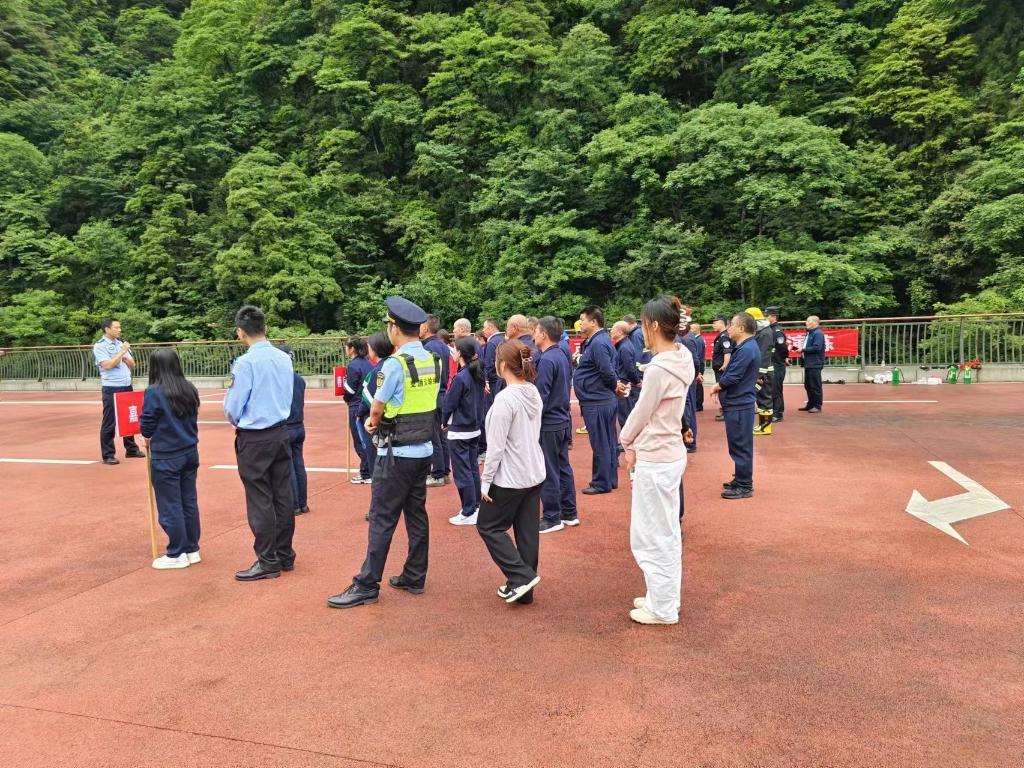 5月30日四面山所向群众报告