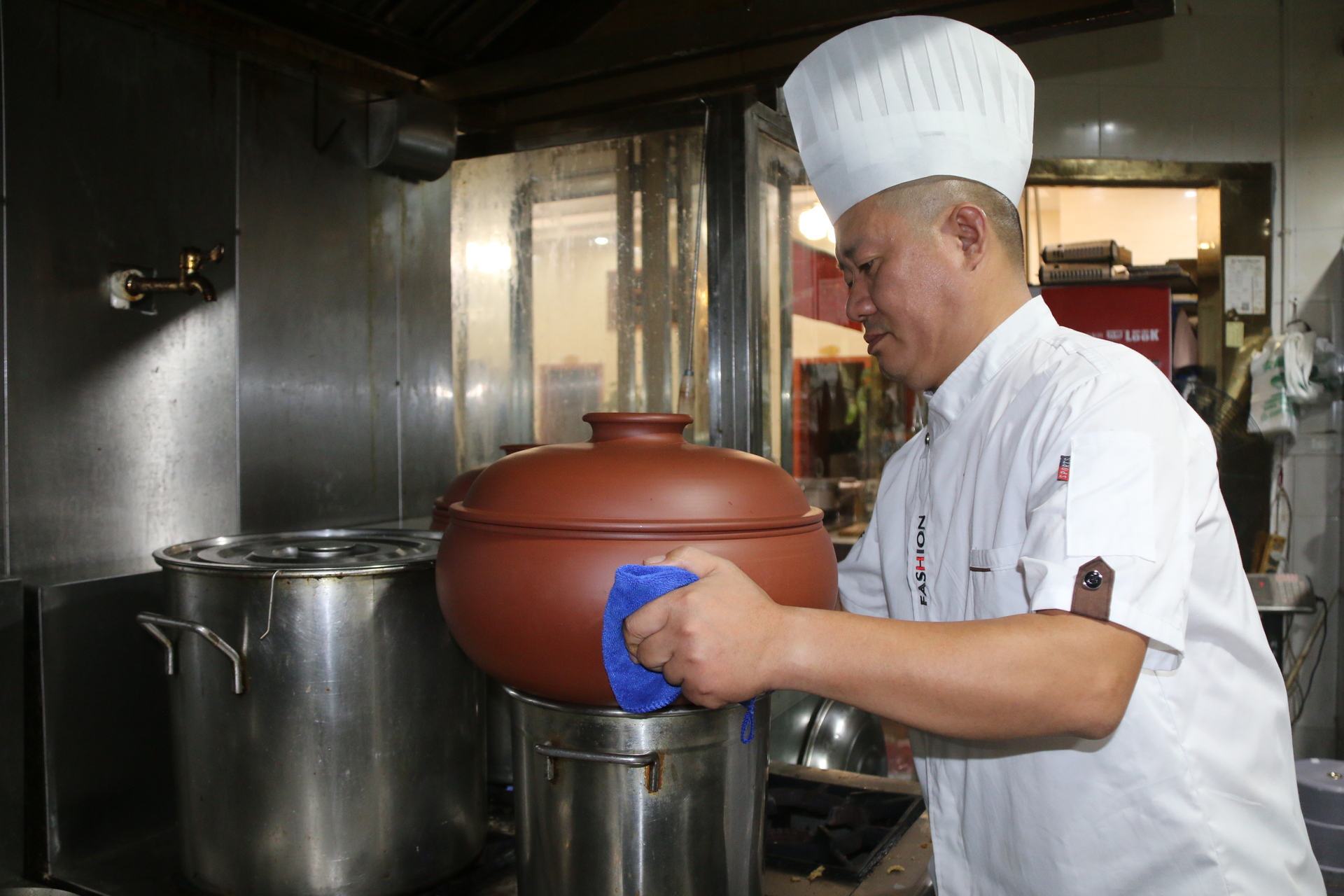 【“小个体”迸发“大能量”】盛世江湖菜餐馆负责人盛奎——以养生破局 闯出餐饮新路