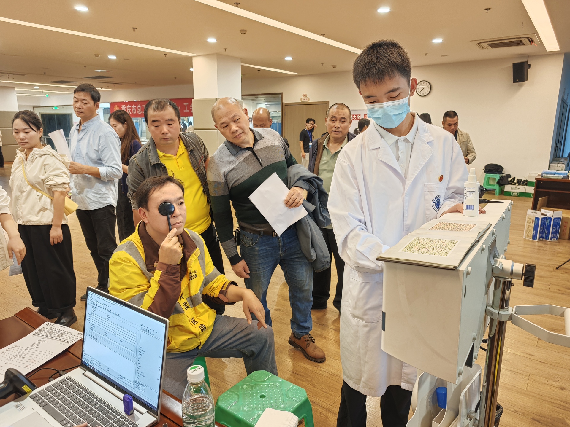 公益体检送关怀