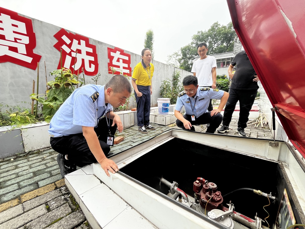 我区开展成品油 “打非治违”专项行动