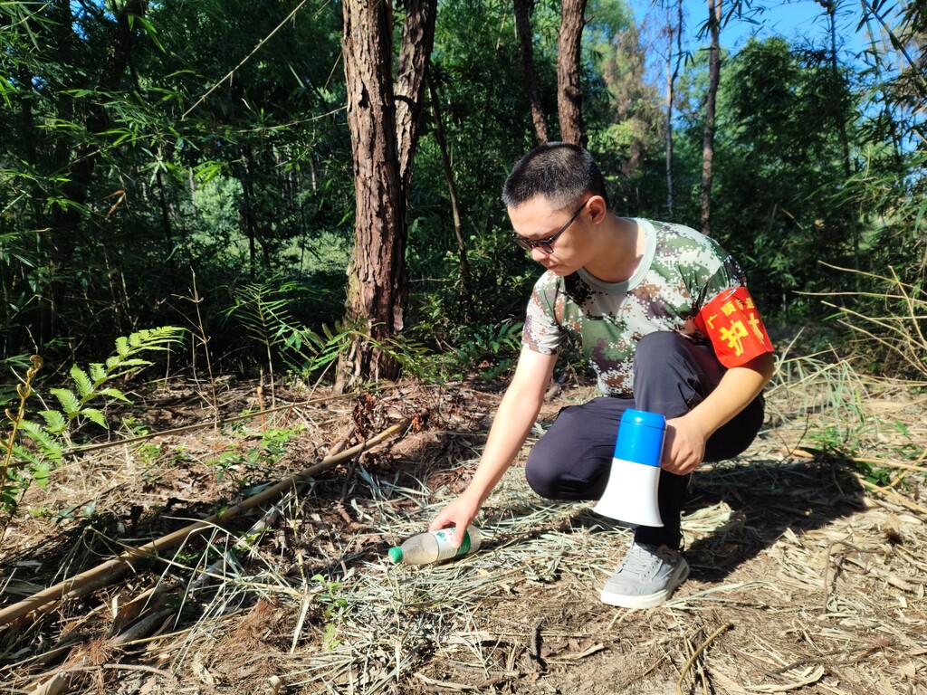 【战高温保民生】九零后护林员何君炜：用心坚守 只为这一片绿