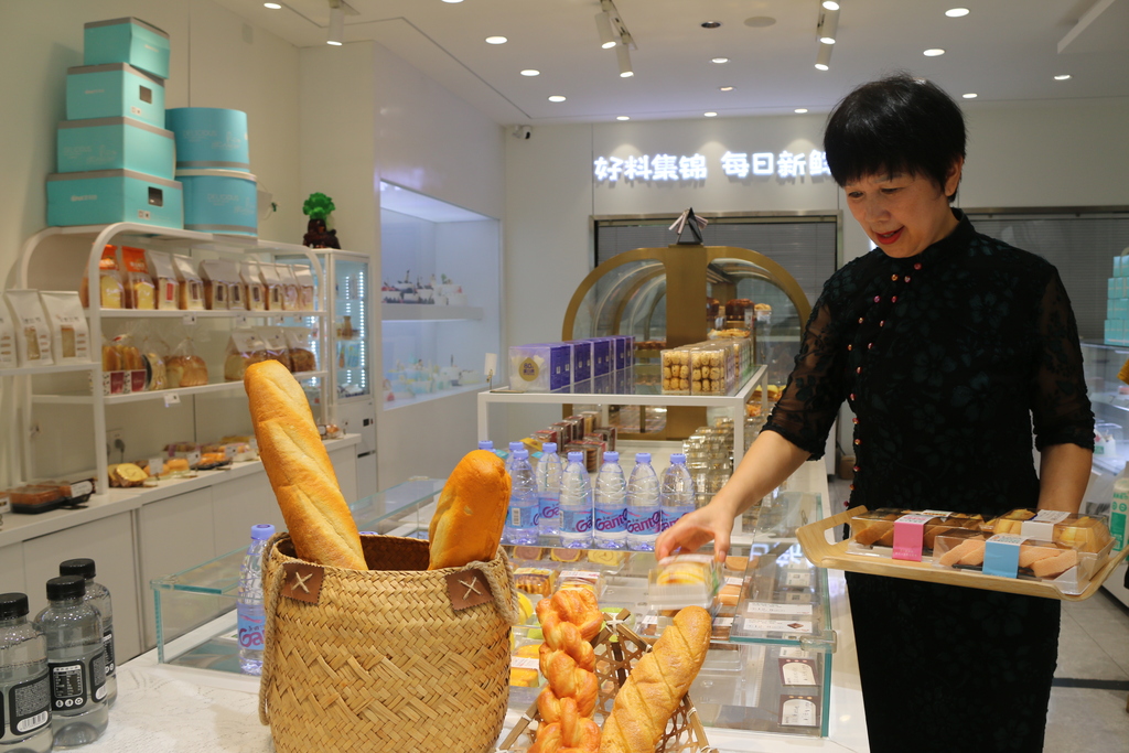 【“小个体”迸发“大能量”】重庆市空心肚食品有限公司负责人李莲苹——“空心肚”烘出“实心”香