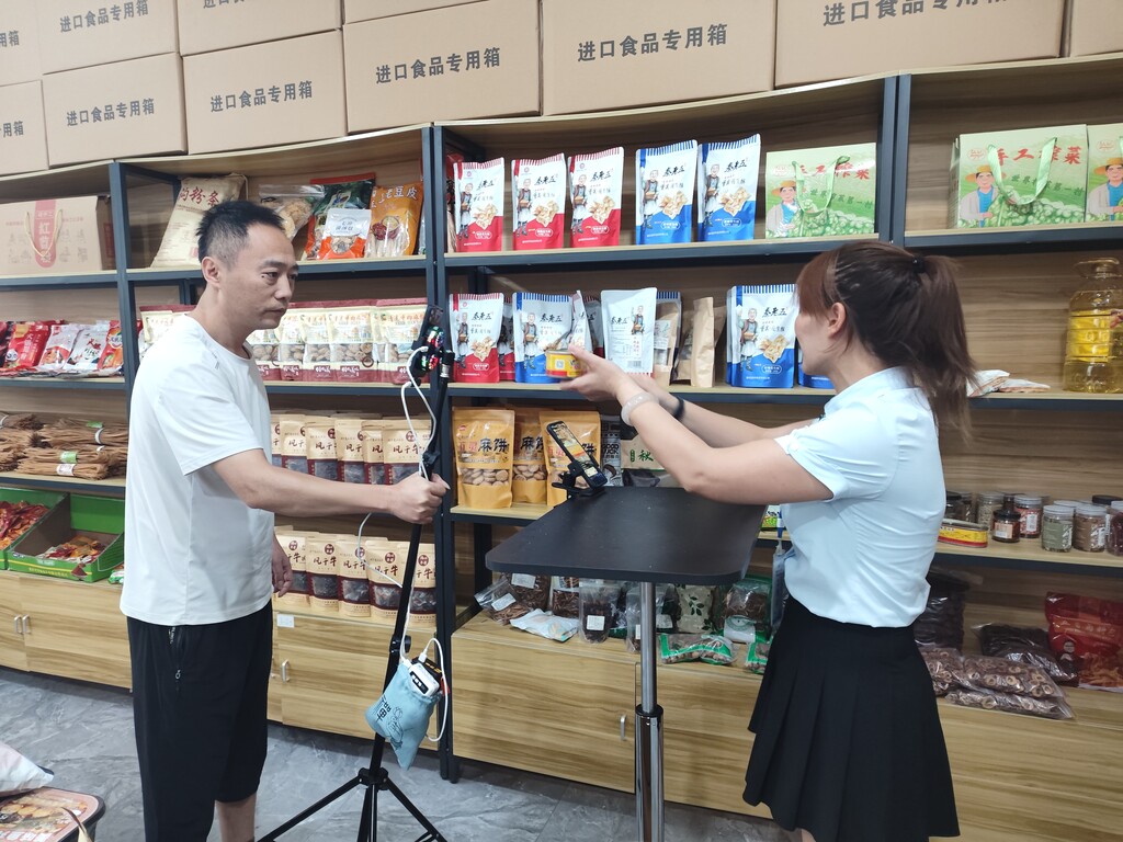 【三农主播在行动】从月销800斤到销售额200万元  一个“幕后操盘手”的助农答卷