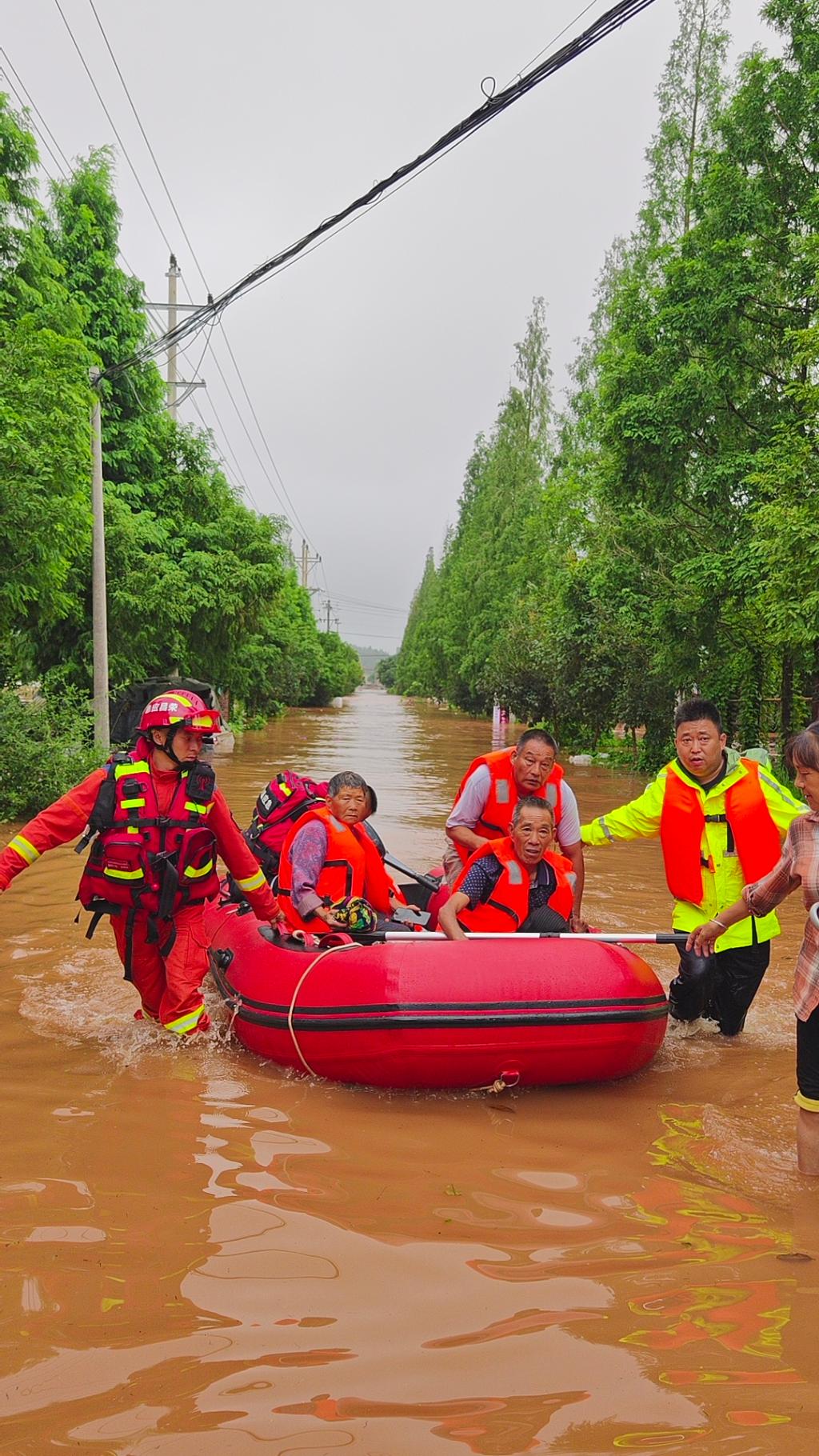 风雨同心 全力以赴 ——荣昌防汛救灾一线见闻