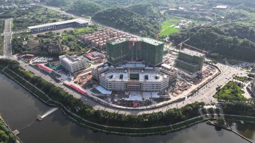 【荣昌重点工程】区人民医院迁建项目下月底完成主体建设