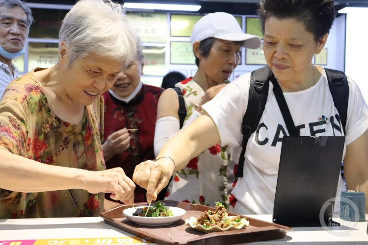 改革中的“民生賬” | 家門口的幸福“食”光：鬧鬧熱熱的，是我們想要的模樣